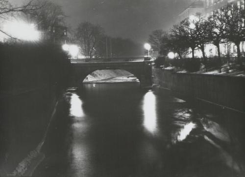 Most kamienny w Kaliszu nocą w 1966 r.